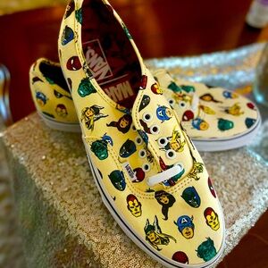 BRAND NEW LIMITED EDITION MARVEL VANS !! MEN SIZE 11
